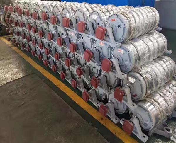 內(nèi)置包膠電動(dòng)滾筒 (2)