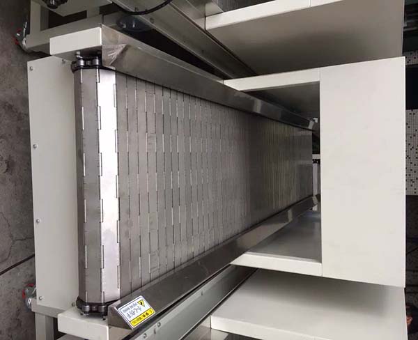 板鏈輸送機(jī)